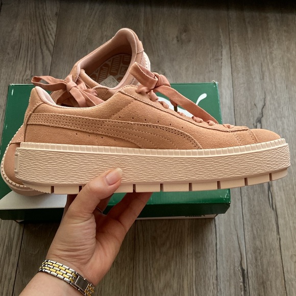 Puma Suede Platform Trace Win Shoes | Medium Pink - Picture 4 of 9